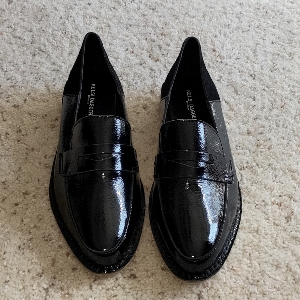 NWT Kelsi Dagger Patent Loafer